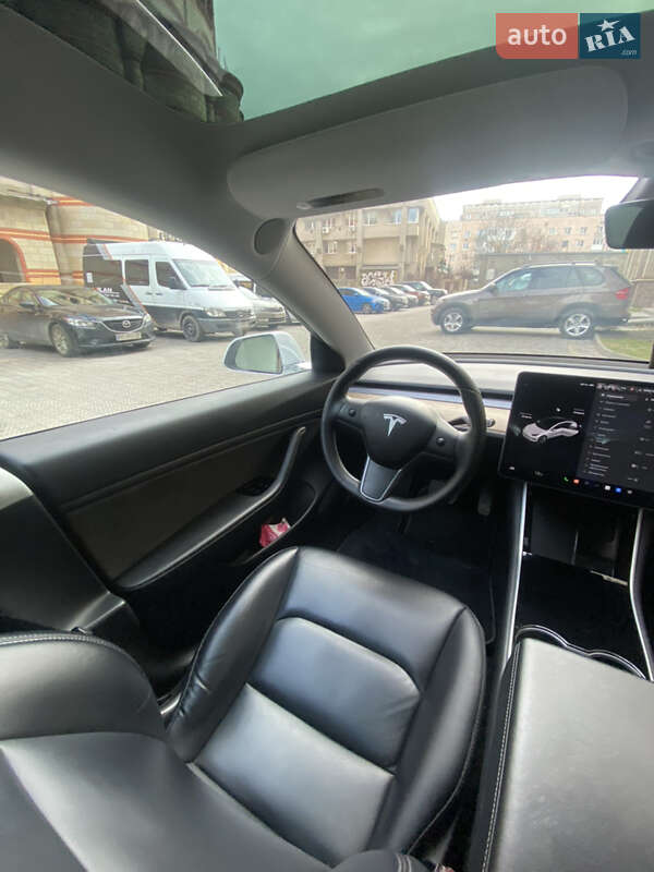 Седан Tesla Model 3 2019 в Тернополі