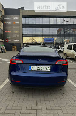 Седан Tesla Model 3 2021 в Івано-Франківську