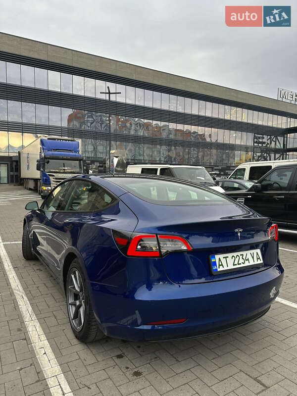 Седан Tesla Model 3 2021 в Ивано-Франковске