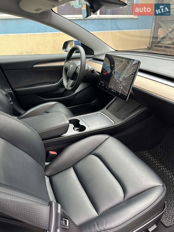 Седан Tesla Model 3 2021 в Ивано-Франковске