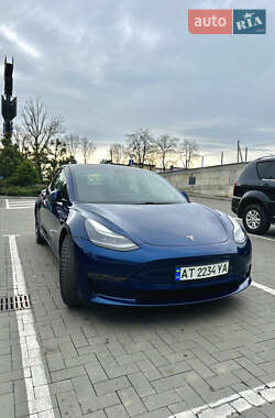 Седан Tesla Model 3 2021 в Ивано-Франковске