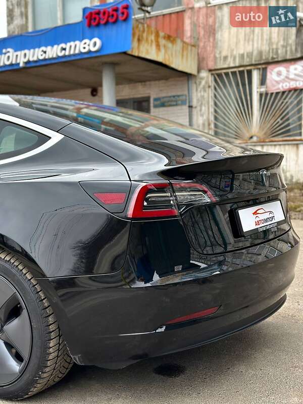Седан Tesla Model 3 2019 в Сумах