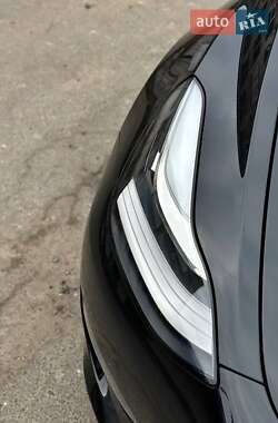 Седан Tesla Model 3 2019 в 