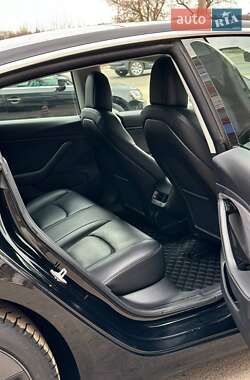 Седан Tesla Model 3 2019 в 