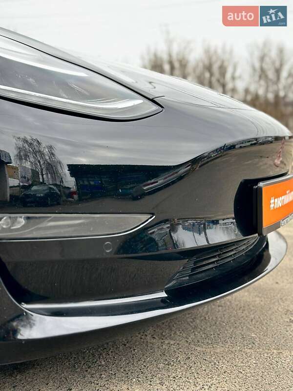 Седан Tesla Model 3 2019 в Сумах