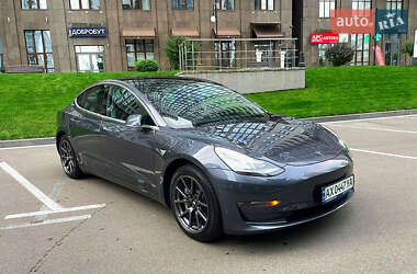 Седан Tesla Model 3 2020 в Львове