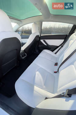 Седан Tesla Model 3 2020 в Самборе