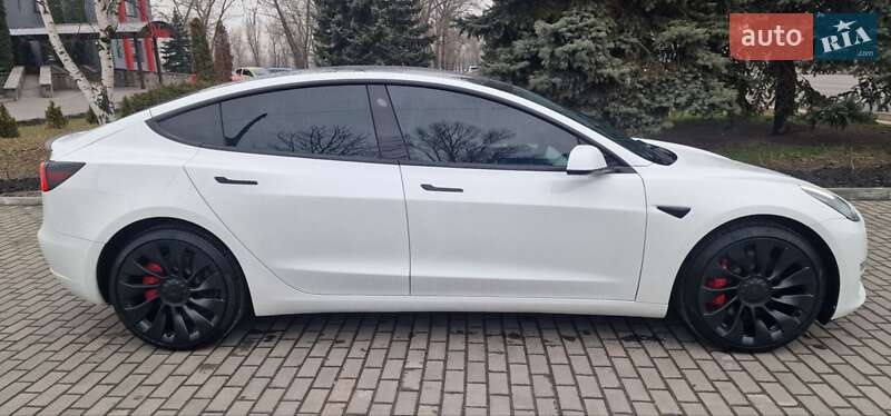 Седан Tesla Model 3 2023 в Днепре