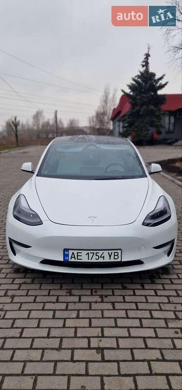 Седан Tesla Model 3 2023 в Днепре