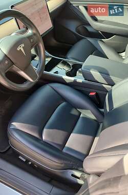 Седан Tesla Model 3 2018 в 