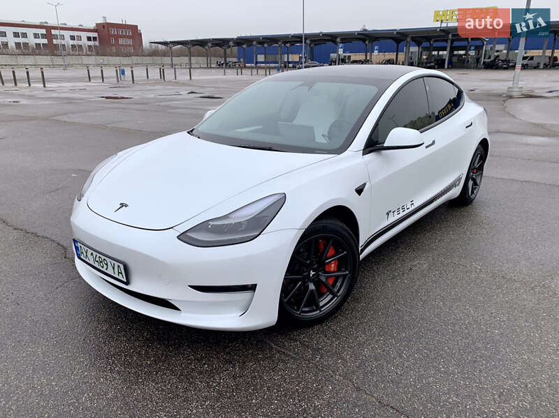 Седан Tesla Model 3 2021 в Харкові