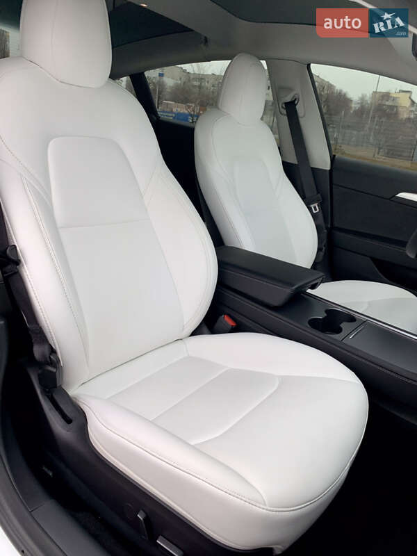 Седан Tesla Model 3 2021 в Харкові