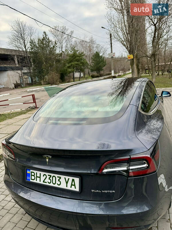 Седан Tesla Model 3 2019 в Одесі