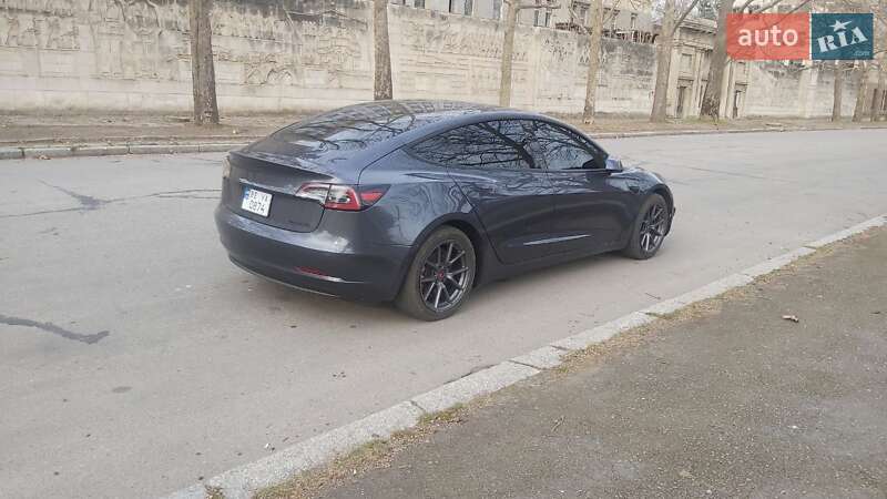 Седан Tesla Model 3 2021 в Миколаєві