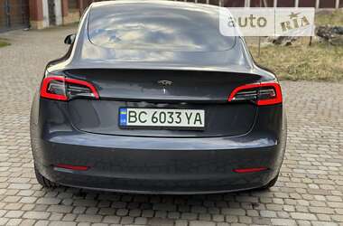 Седан Tesla Model 3 2022 в Львові