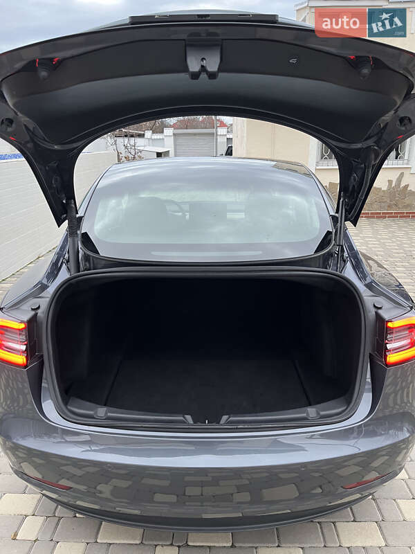 Седан Tesla Model 3 2022 в Одесі
