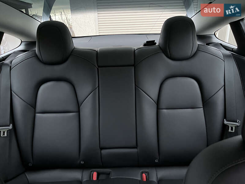 Седан Tesla Model 3 2022 в Одесі