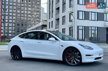 Седан Tesla Model 3 2020 в Києві