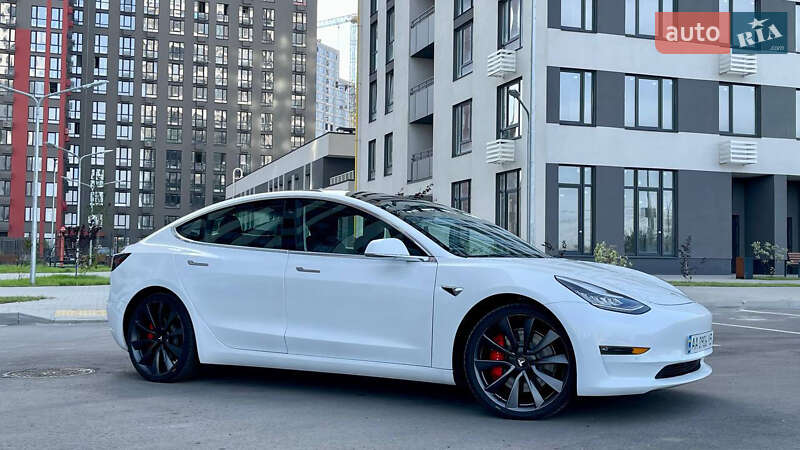 Седан Tesla Model 3 2020 в Киеве