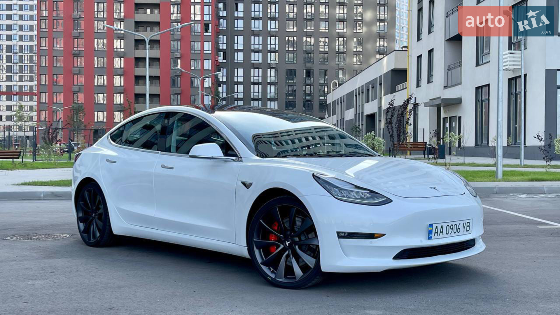 2020 Tesla Model 3 - фото 1
