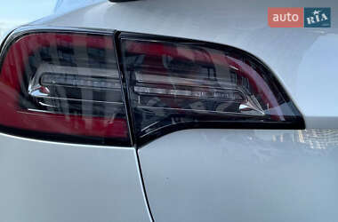 Седан Tesla Model 3 2020 в Києві