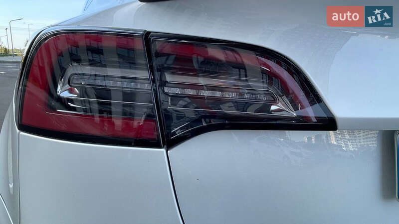Седан Tesla Model 3 2020 в Киеве