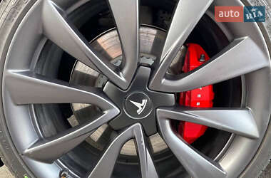 Седан Tesla Model 3 2020 в Києві