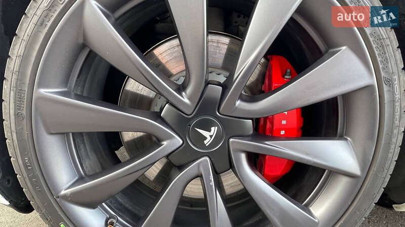 Седан Tesla Model 3 2020 в Киеве