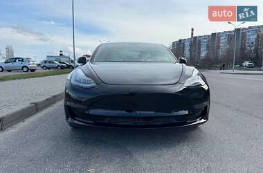 Седан Tesla Model 3 2021 в Черкасах
