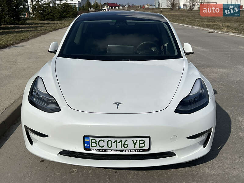 Tesla Model 3 2020