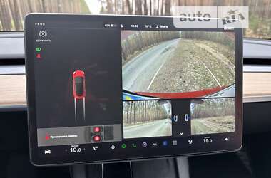 Седан Tesla Model 3 2022 в 