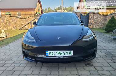 Седан Tesla Model 3 2018 в Маневичах