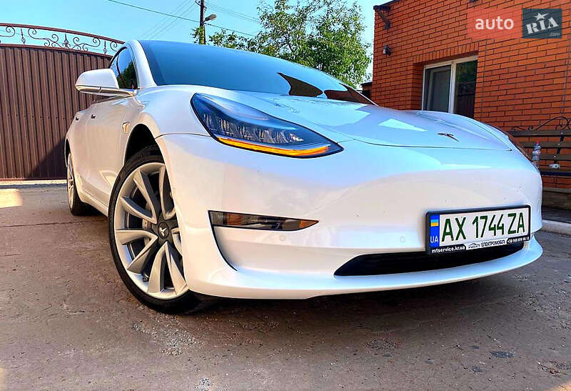 Tesla Model 3 2018