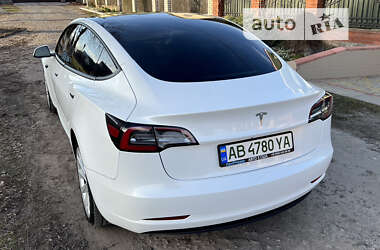 Седан Tesla Model 3 2022 в Казатине