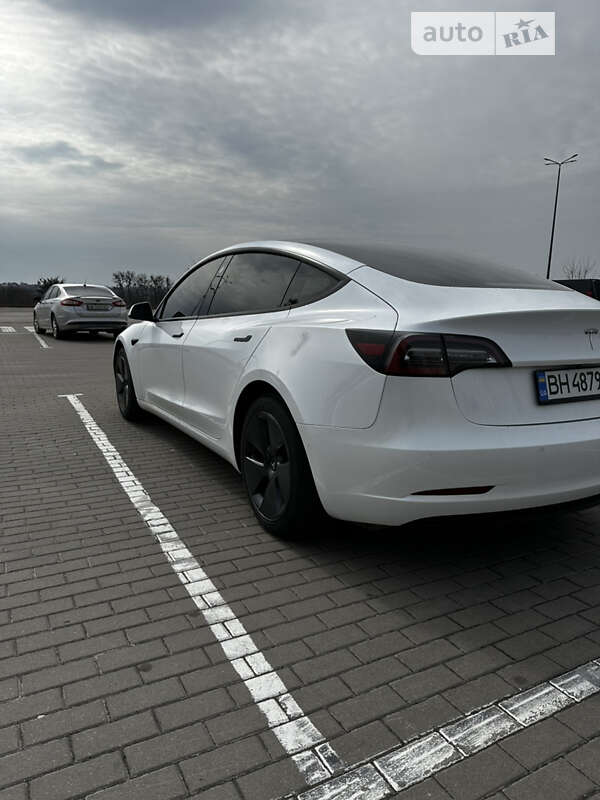 Седан Tesla Model 3 2021 в Виннице