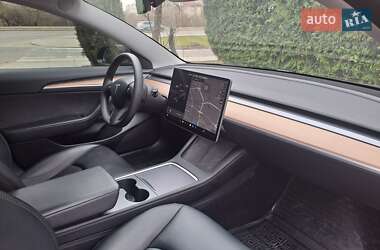 Седан Tesla Model 3 2021 в 