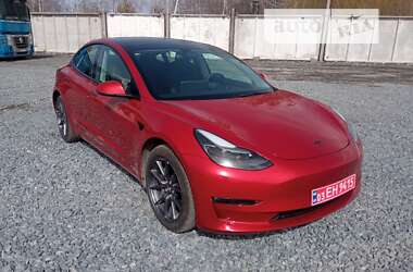 Седан Tesla Model 3 2022 в Звягелі