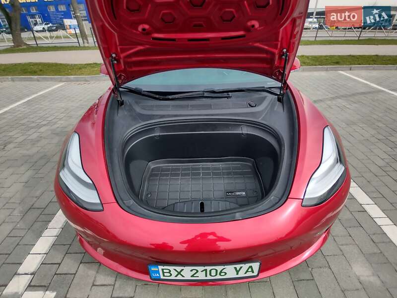 Седан Tesla Model 3 2018 в Хмельницькому
