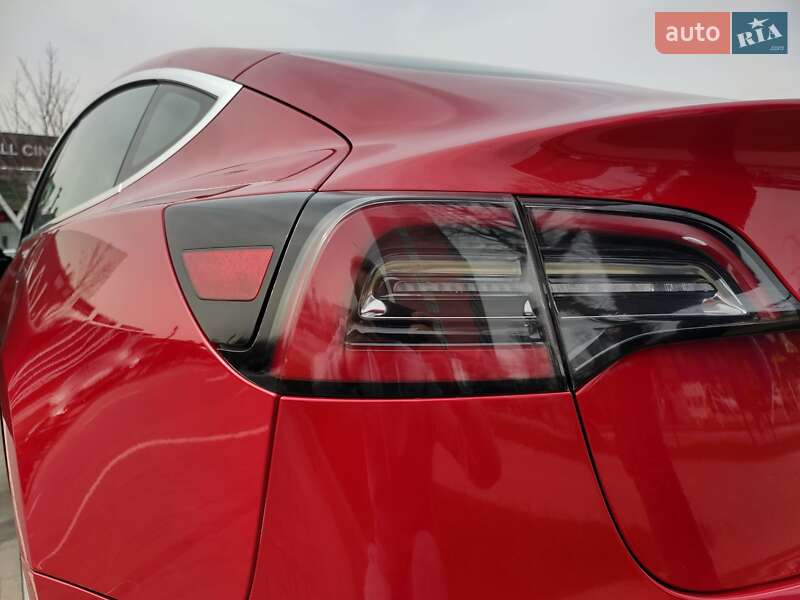 Седан Tesla Model 3 2018 в Хмельницькому