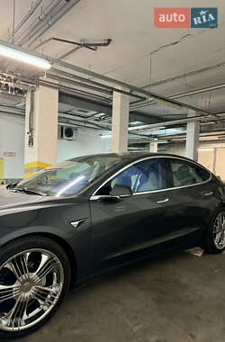 Седан Tesla Model 3 2019 в Одессе
