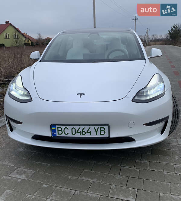 Седан Tesla Model 3 2019 в Львові