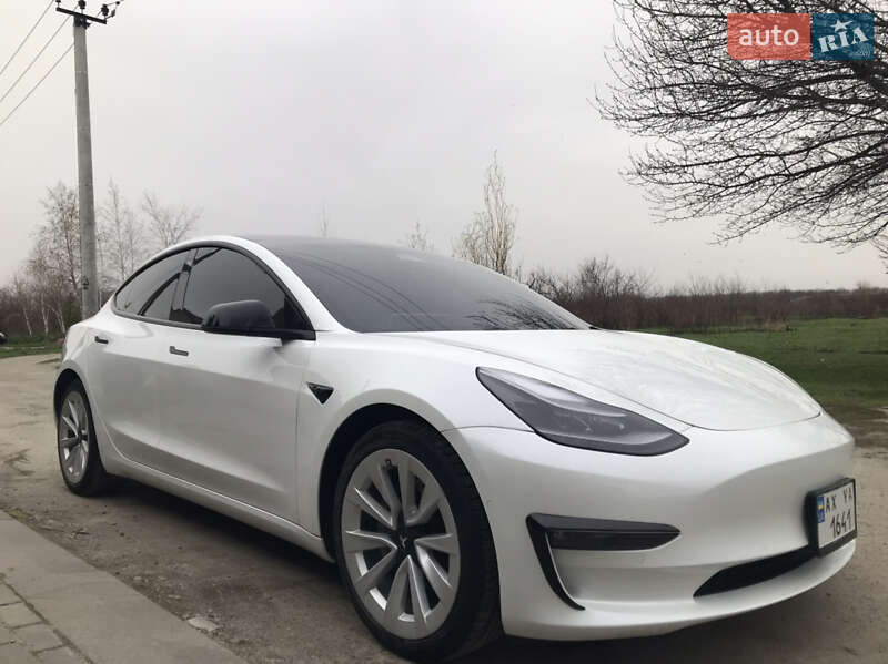Седан Tesla Model 3 2022 в Днепре