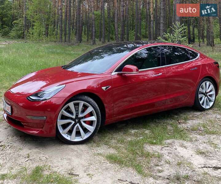 Седан Tesla Model 3 2018 в Киеве