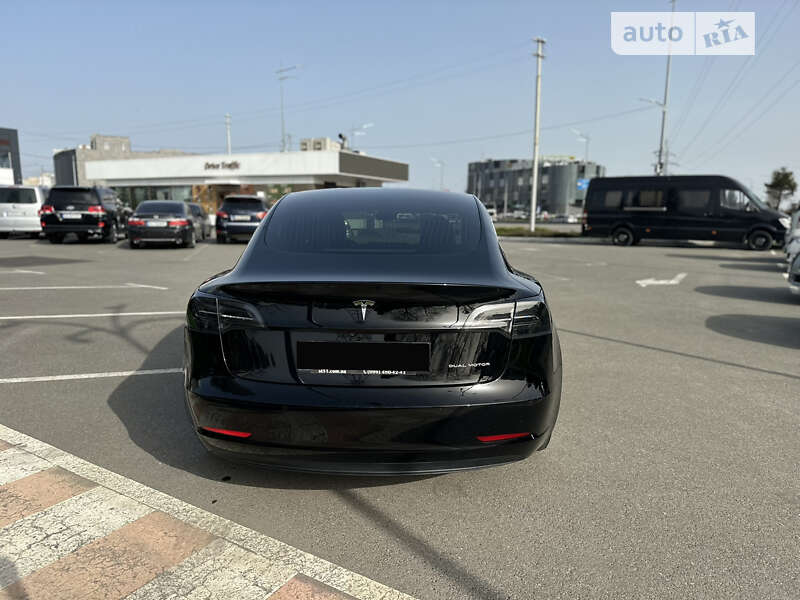 Седан Tesla Model 3 2019 в Киеве