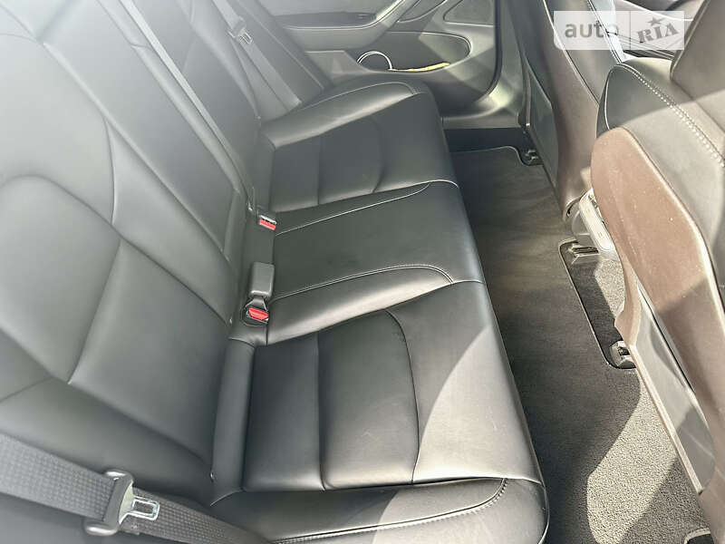 Седан Tesla Model 3 2019 в Киеве