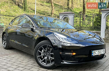 Седан Tesla Model 3 2018 в Львові