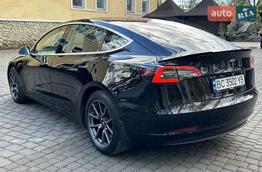 Седан Tesla Model 3 2018 в Львові