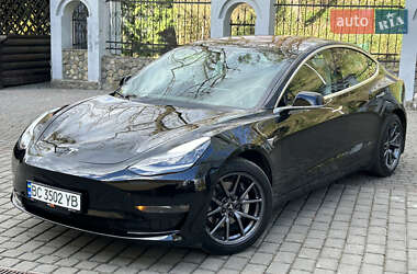 Седан Tesla Model 3 2018 в Львові