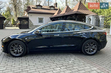Седан Tesla Model 3 2018 в Львові