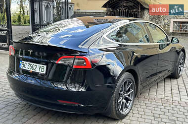 Седан Tesla Model 3 2018 в Львові